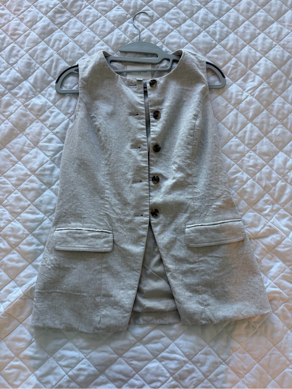 Banana Republic women’s linen Button-Front Dress Vest